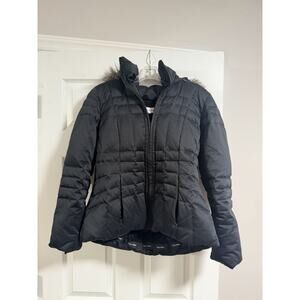 Calvin Klein women’s black puffer jacket -Size M